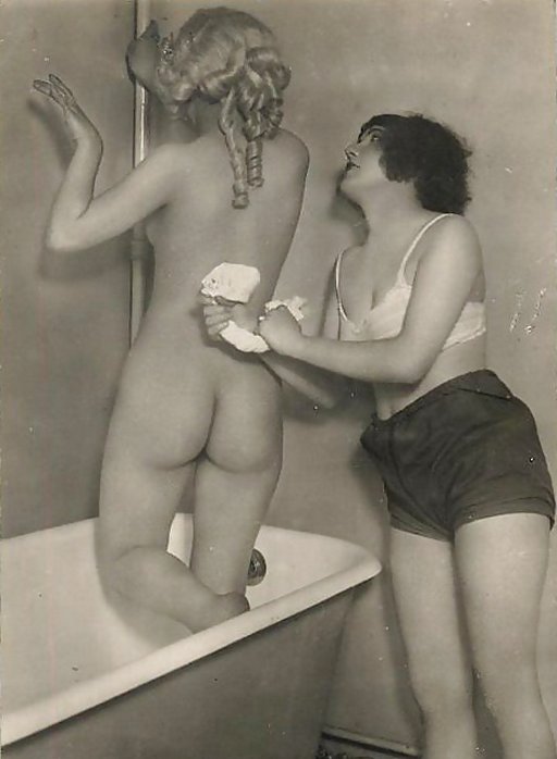 vintage lesbians bathing