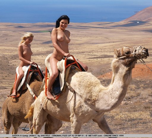 naked-camel-ride-01