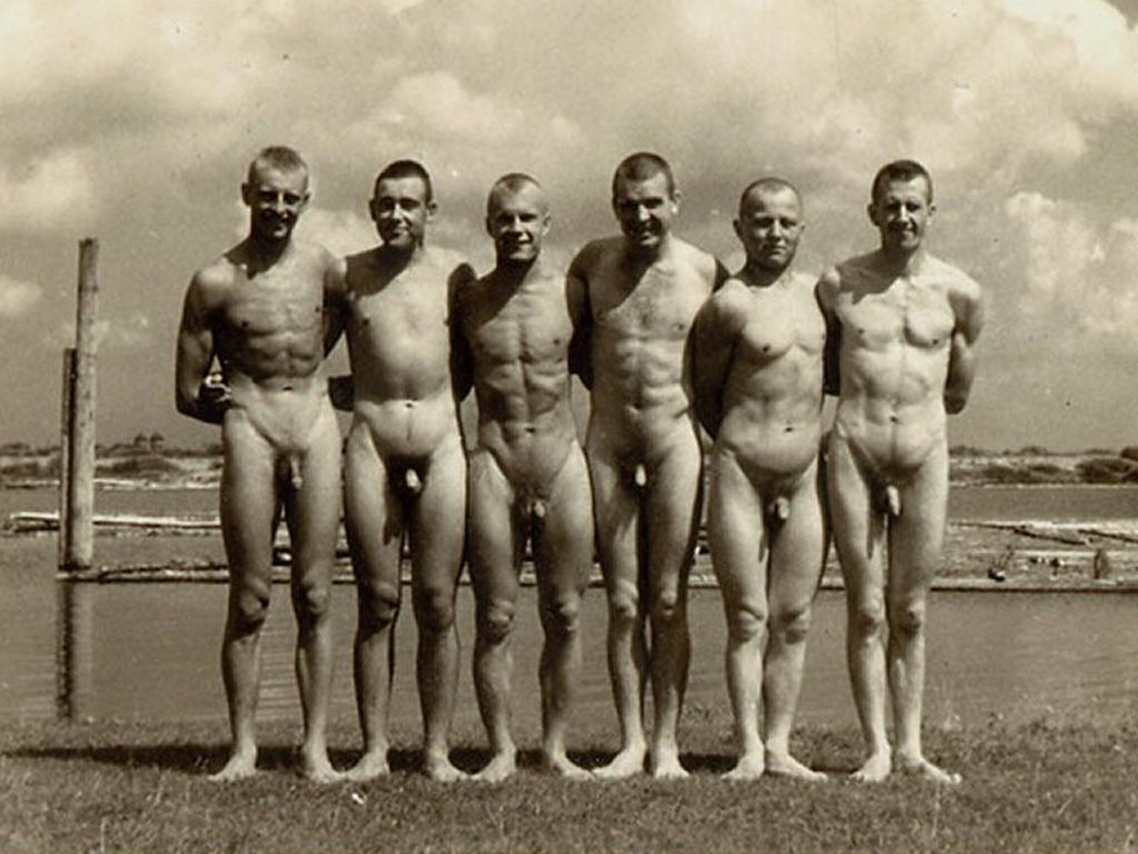 Vintage nude male swimmers - XXX photo