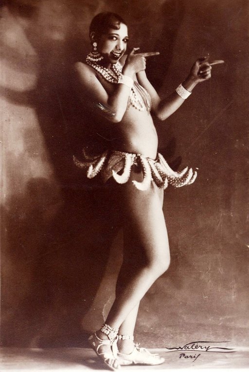 Josephine Baker banana skirt