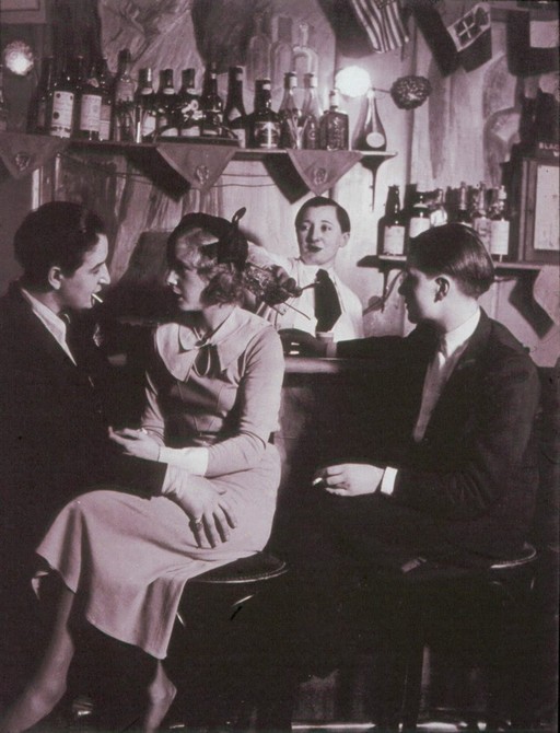 lesbian-nightclub