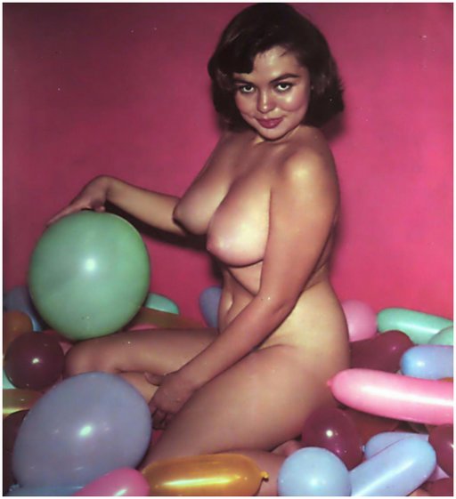 sandra evans naked and making balloon porn with latex rubber balloons