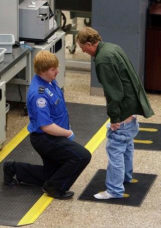 man showing his junk to the TSA